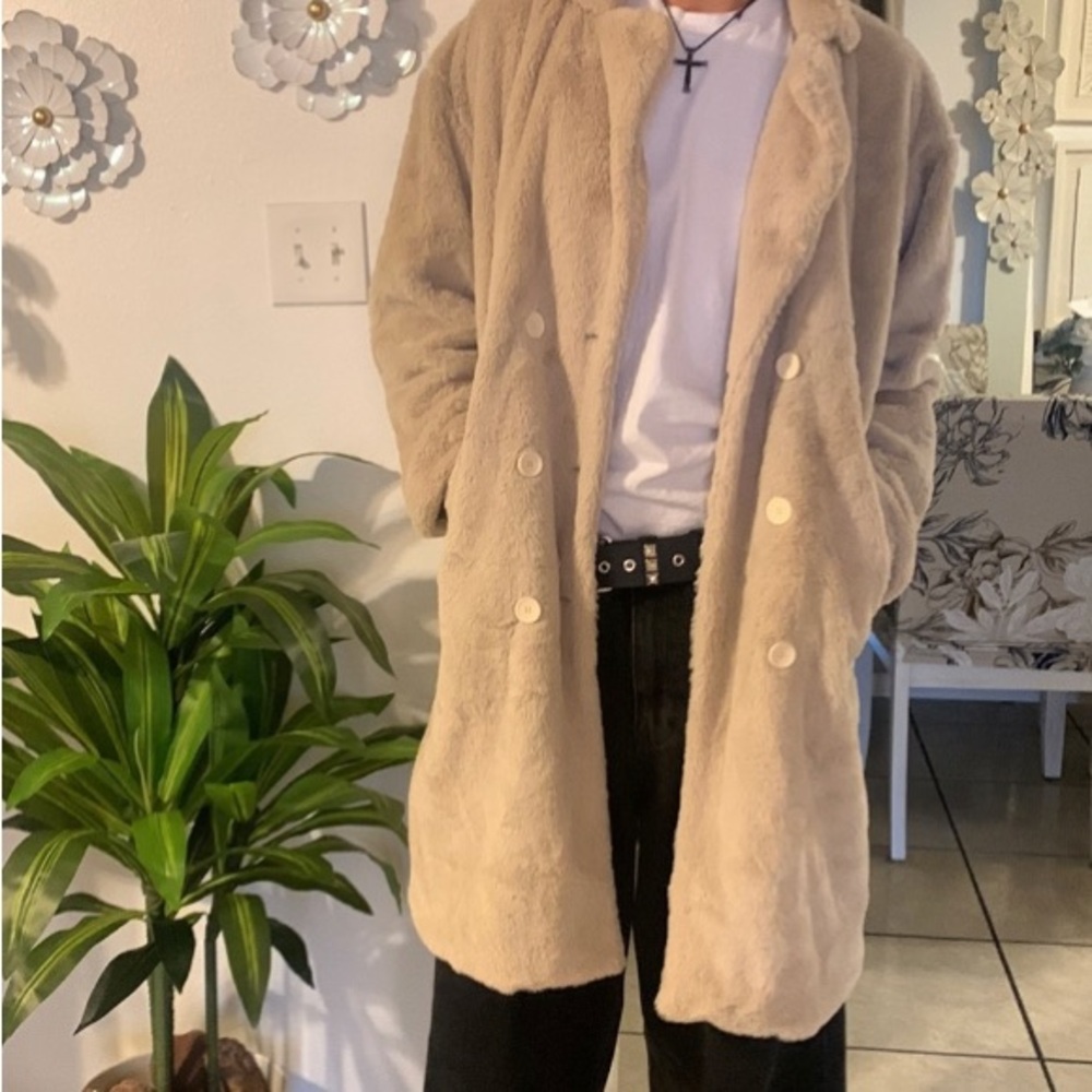 Coat - Picture 4 of 6